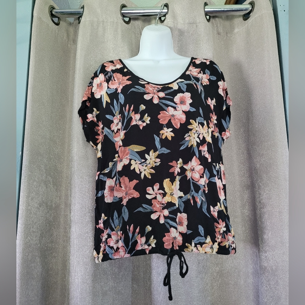 ⭐️Viscose Flowing T⭐️